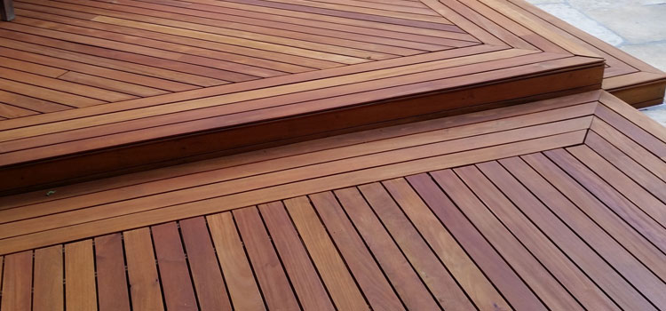 Redwood Decking Material in Woodland Hills, CA